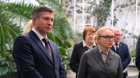 Новые условия для Коли Лукашенко: на открытие «уникальной лаборатории» пришла его мать