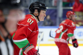 «Нешта ў галаве Лукашэнкі клініць, і кульгавы дыябетык пнецца паказаць, што можа ледзь не бегчы з маладымі»