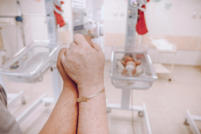 «Всем было плевать, а я 8 часов провела в аду». Беларуски высказались о причинах сложных родов